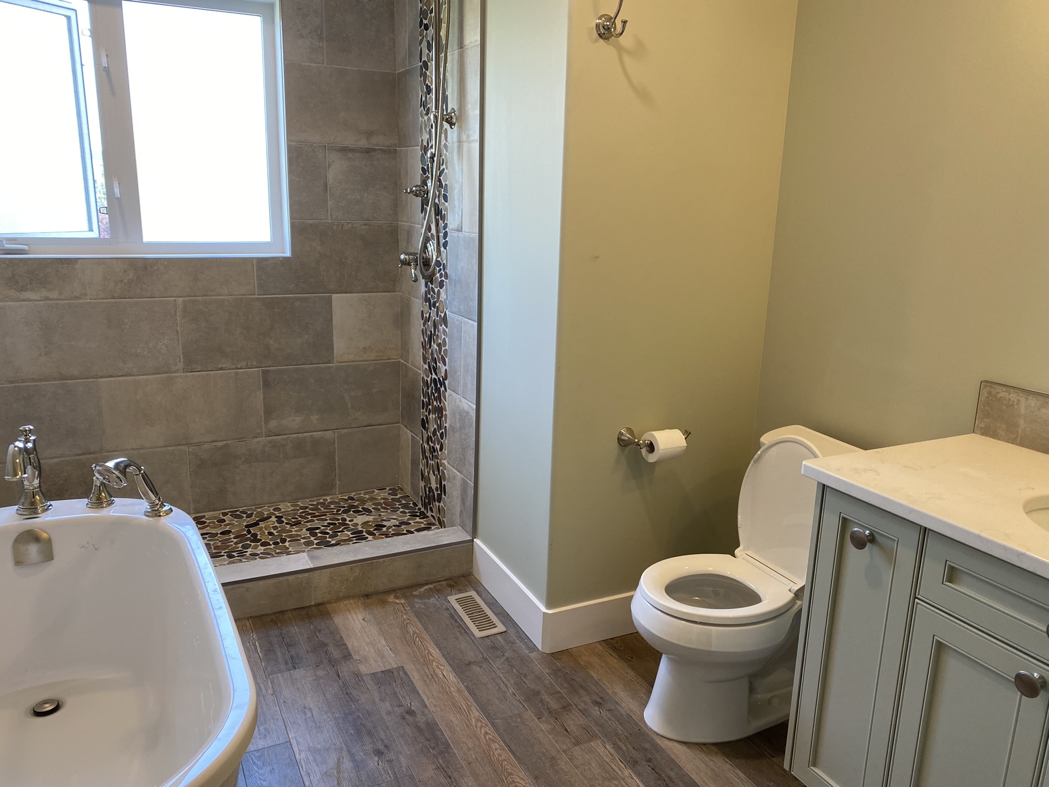 Soft and organic bathroom interior design with natural materials and elegant style